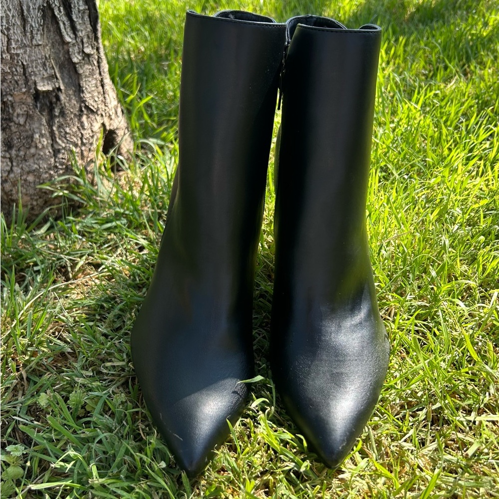 Nine West Black Vegan Leather Pointy Ankle Boots NWT Size 10 M - Picture 3 of 8